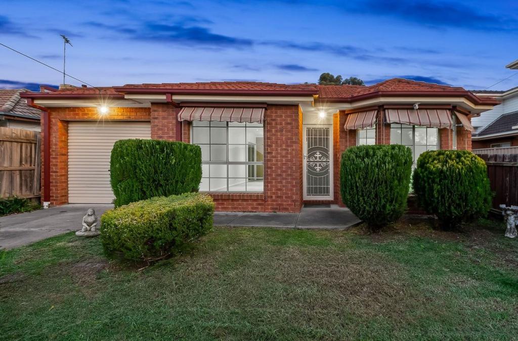 1/18 Manfred Ave, St Albans, VIC 3021
