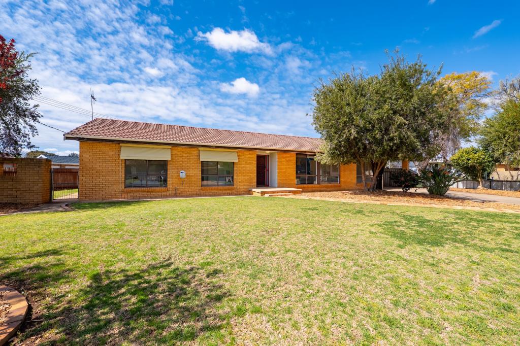 6 Chilvers Pl, Griffith, NSW 2680