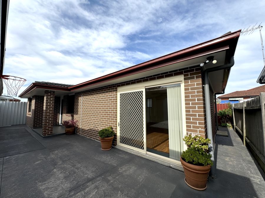 18a Thorney Rd, Fairfield West, NSW 2165