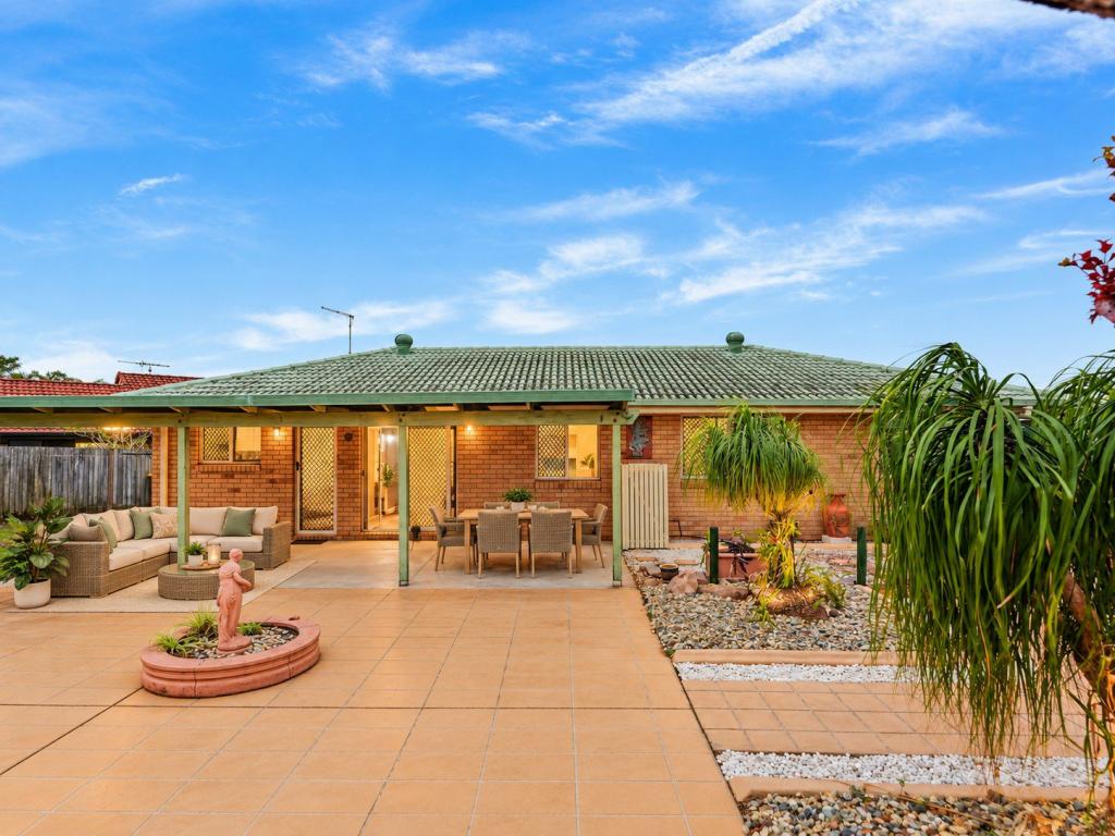 5 TUNA CT, SANDSTONE POINT, QLD 4511
