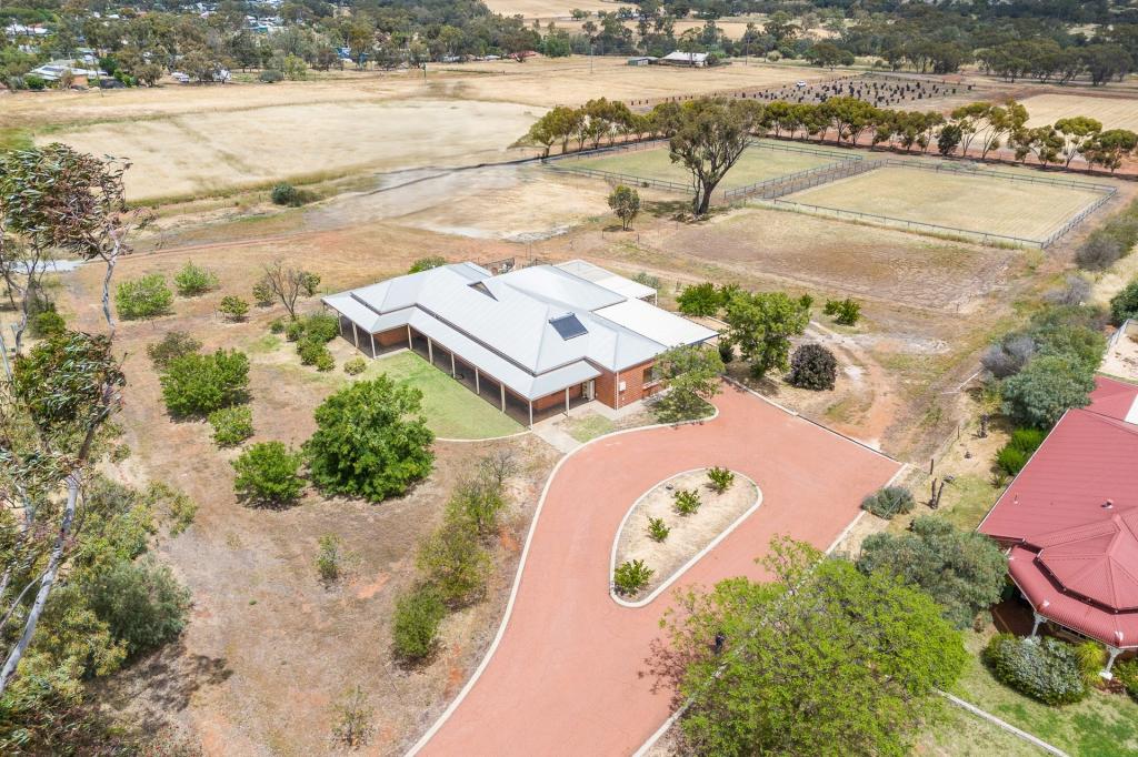 81 Goomalling Rd, Northam, WA 6401