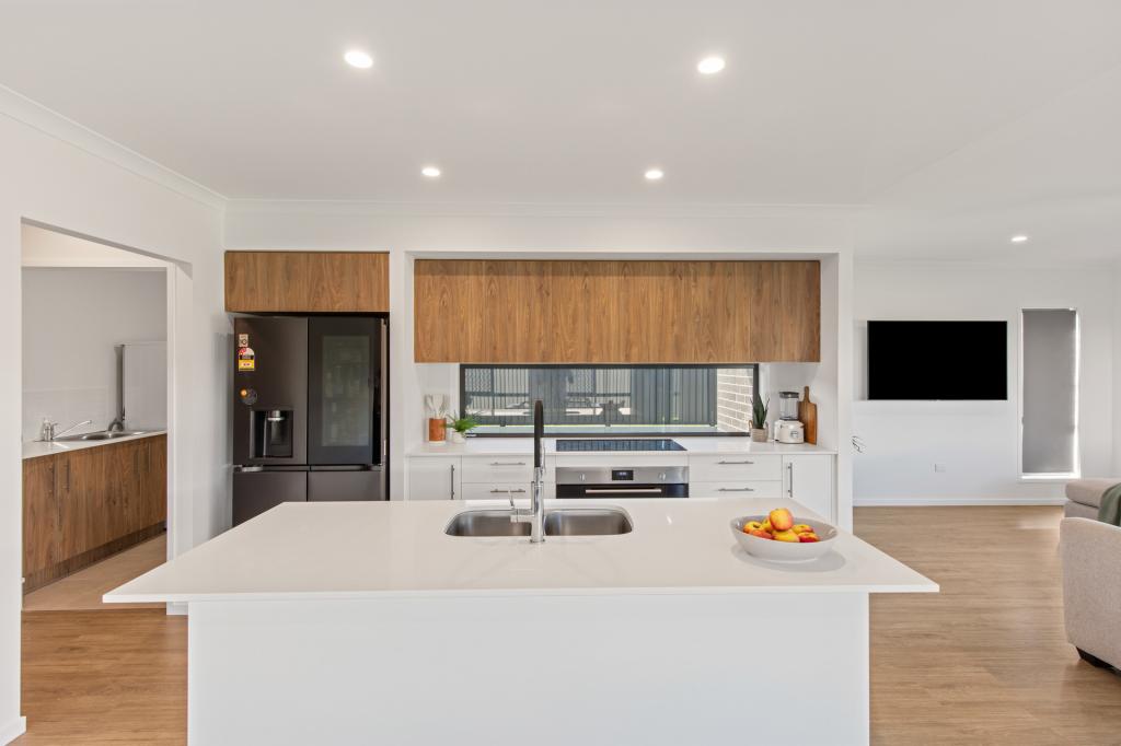 24 Serenity Dr, Southside, QLD 4570