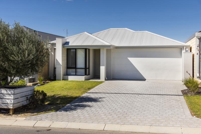 18 Jennings St, Hammond Park, WA 6164