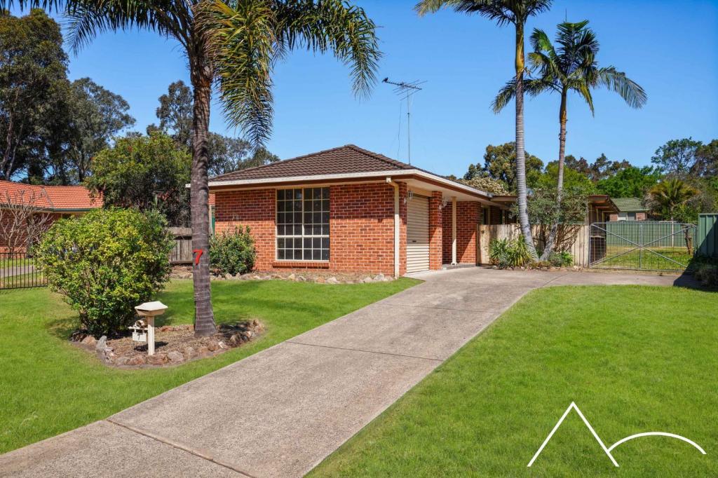 7 Nash Pl, Currans Hill, NSW 2567