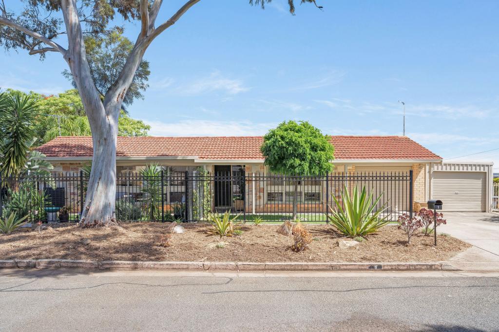 1 Capri Ct, Para Hills, SA 5096