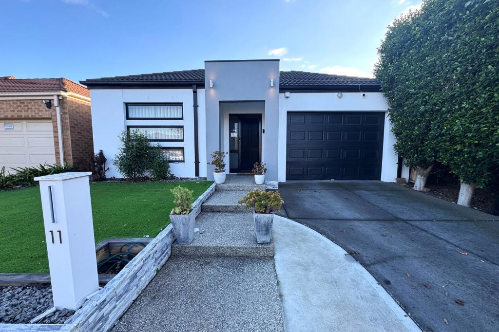 11 Deepdene St, Caroline Springs, VIC 3023