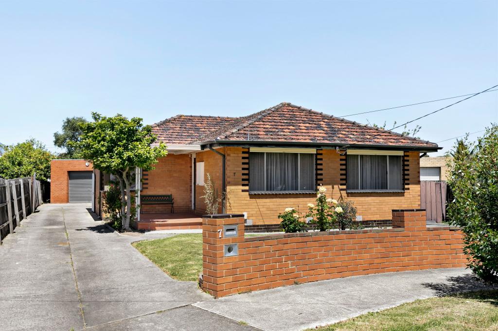 7 St Johns Ct, Reservoir, VIC 3073