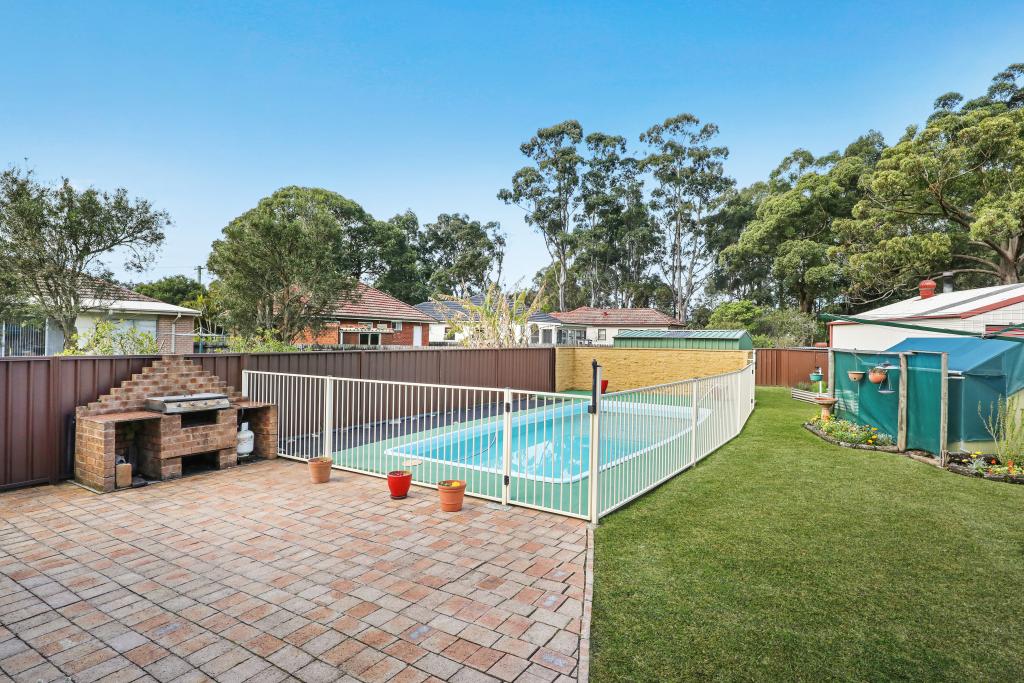 11 Aristo Cres, Mount Ousley, NSW 2519