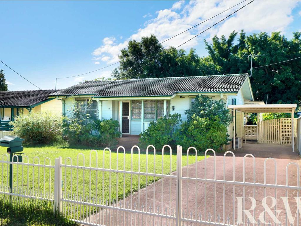 15 Halinda St, Whalan, NSW 2770