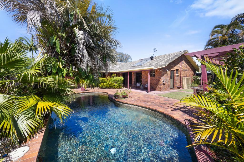 34 CREEK RD, NOOSAVILLE, QLD 4566