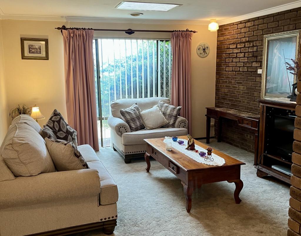 18 Felicia Pl, Camillo, WA 6111