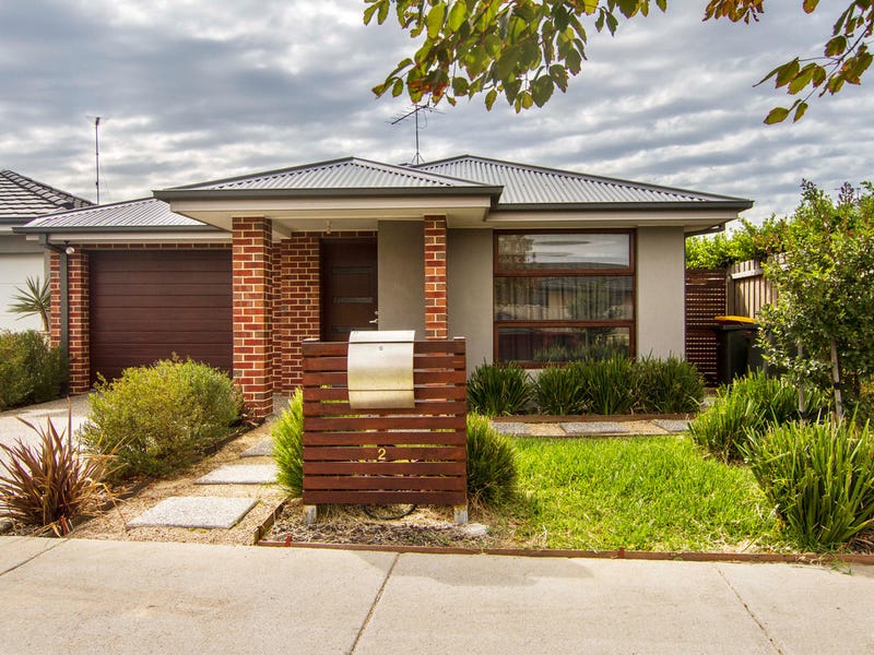 2 Hutton Cl, Armstrong Creek, VIC 3217