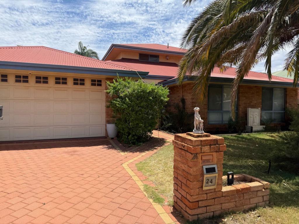 24 Geoffrey Stokes Pde, Kalgoorlie, WA 6430