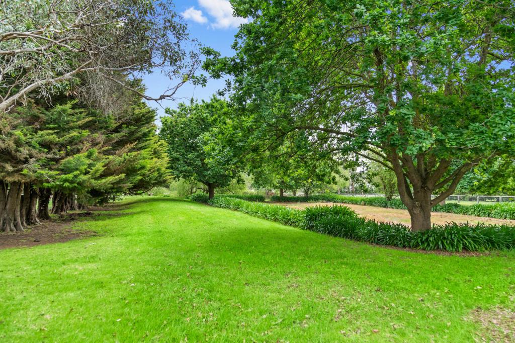 228 Eramosa Rd W, Moorooduc, VIC 3933