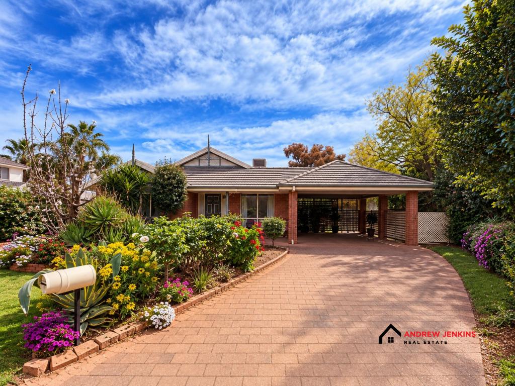 2 Lemon Gr, Cobram, VIC 3644