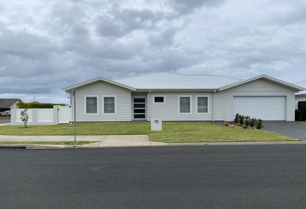 1 Bunyan Ave, Old Bar, NSW 2430