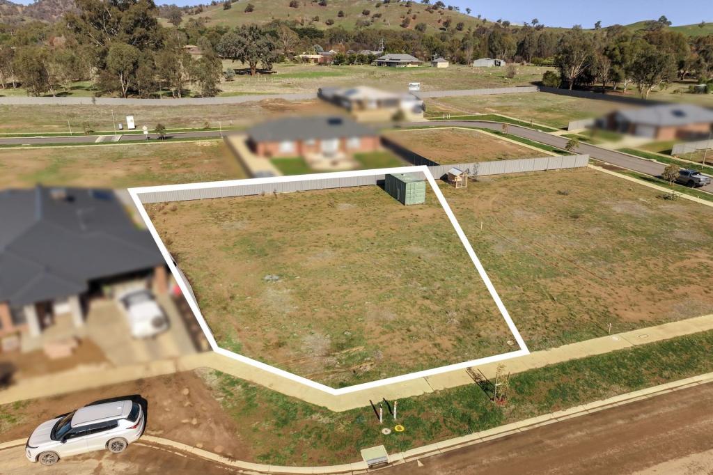 4 SADIE CT, MANSFIELD, VIC 3722