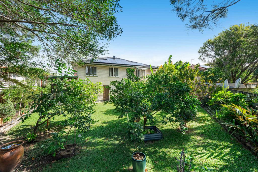 4 Edwin St, Wynnum West, QLD 4178