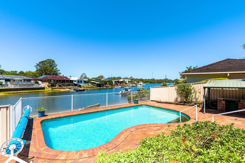 1 Captains Way, Banora Point, NSW 2486