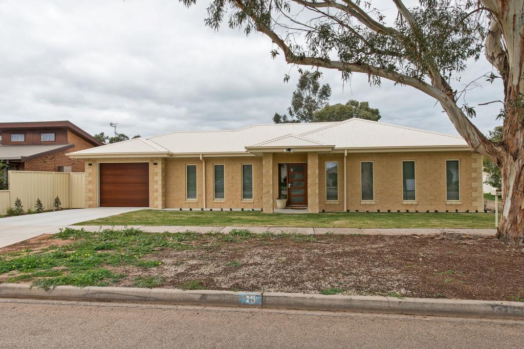 15a Naretha St, Swan Hill, VIC 3585