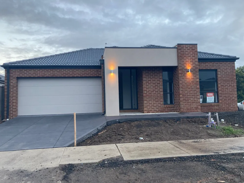 24 Hollington Dr, Mickleham, VIC 3064