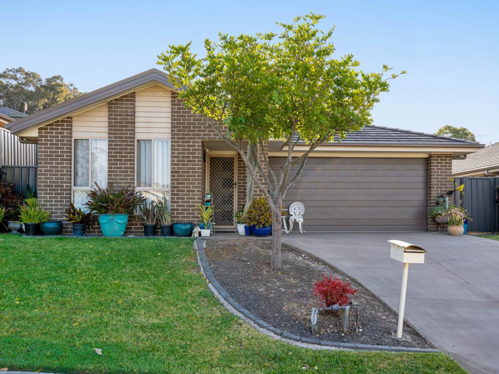 3 Creswell St, Wadalba, NSW 2259