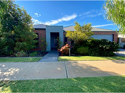 10 HAKEA ST, SWAN HILL, VIC 3585