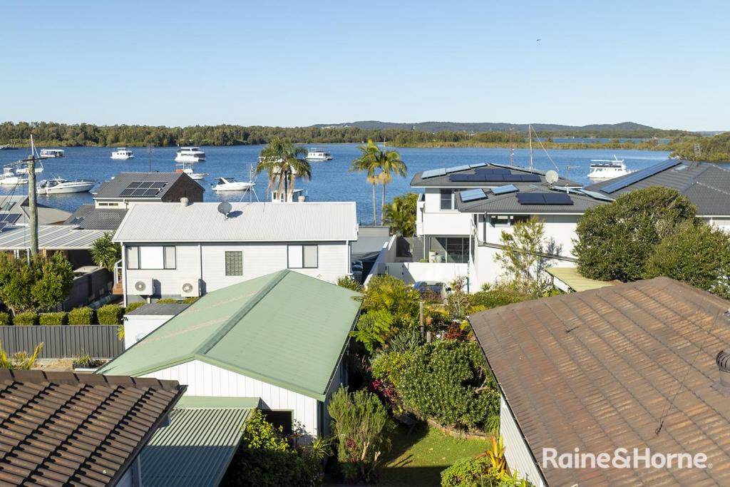 124 Marks Point Rd, Marks Point, NSW 2280