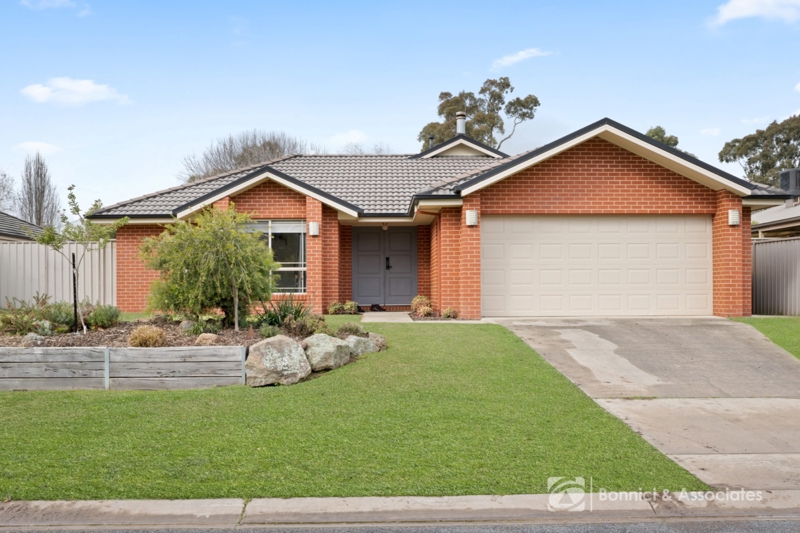 7 JESSICA CT, TANGAMBALANGA, VIC 3691