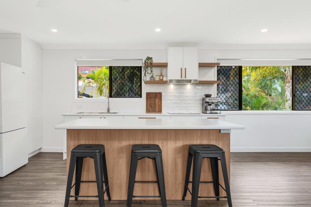 1 BOLGART CT, ELANORA, QLD 4221
