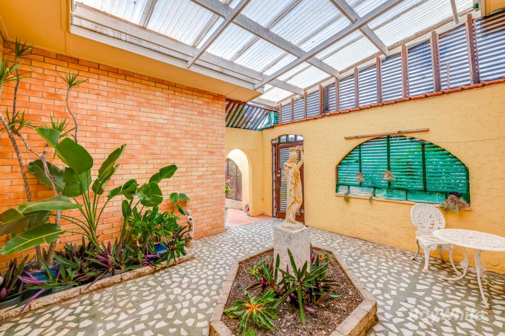 12 Dunn Rd, Avenell Heights, QLD 4670