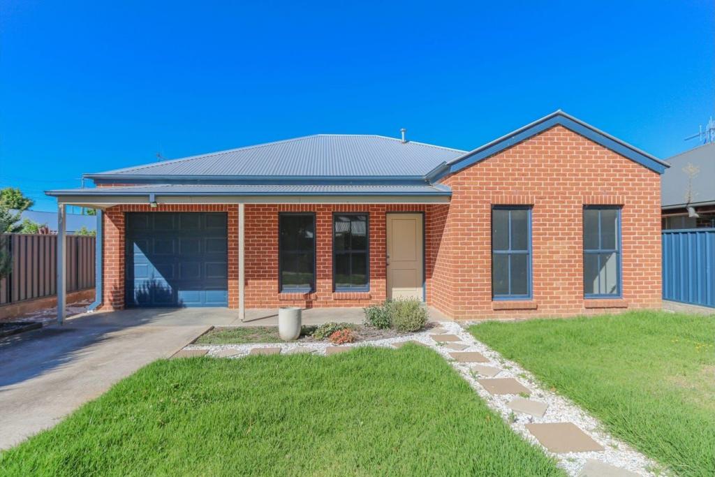 8a Durham St, Bathurst, NSW 2795