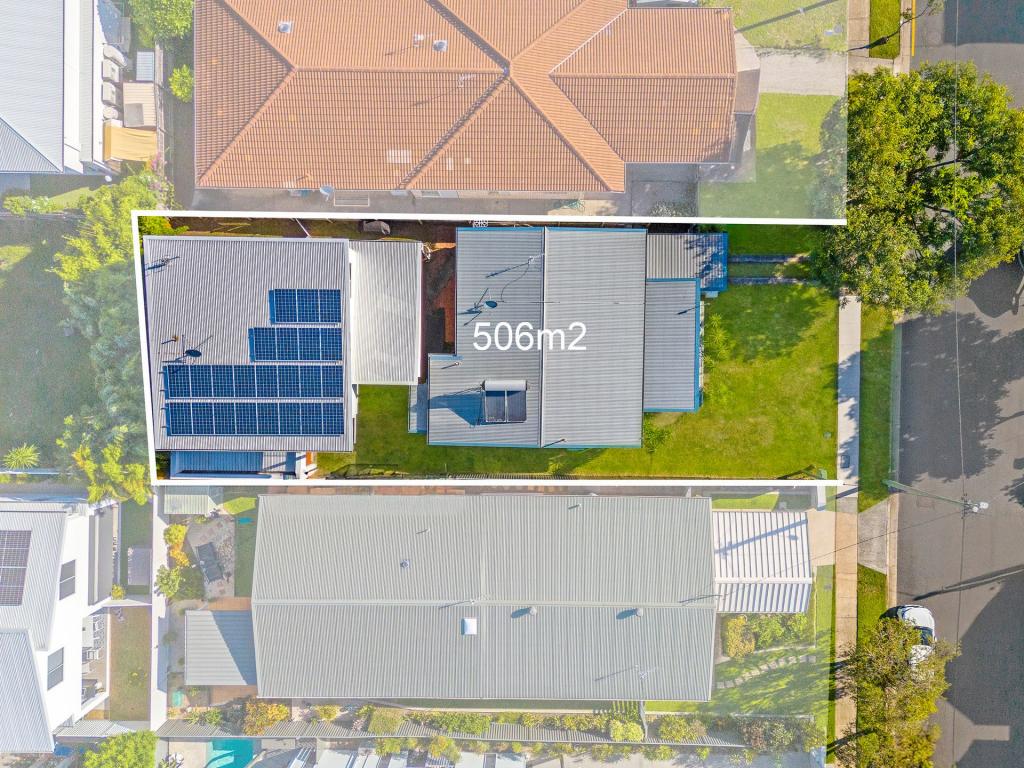 5 Helena St, Biggera Waters, QLD 4216