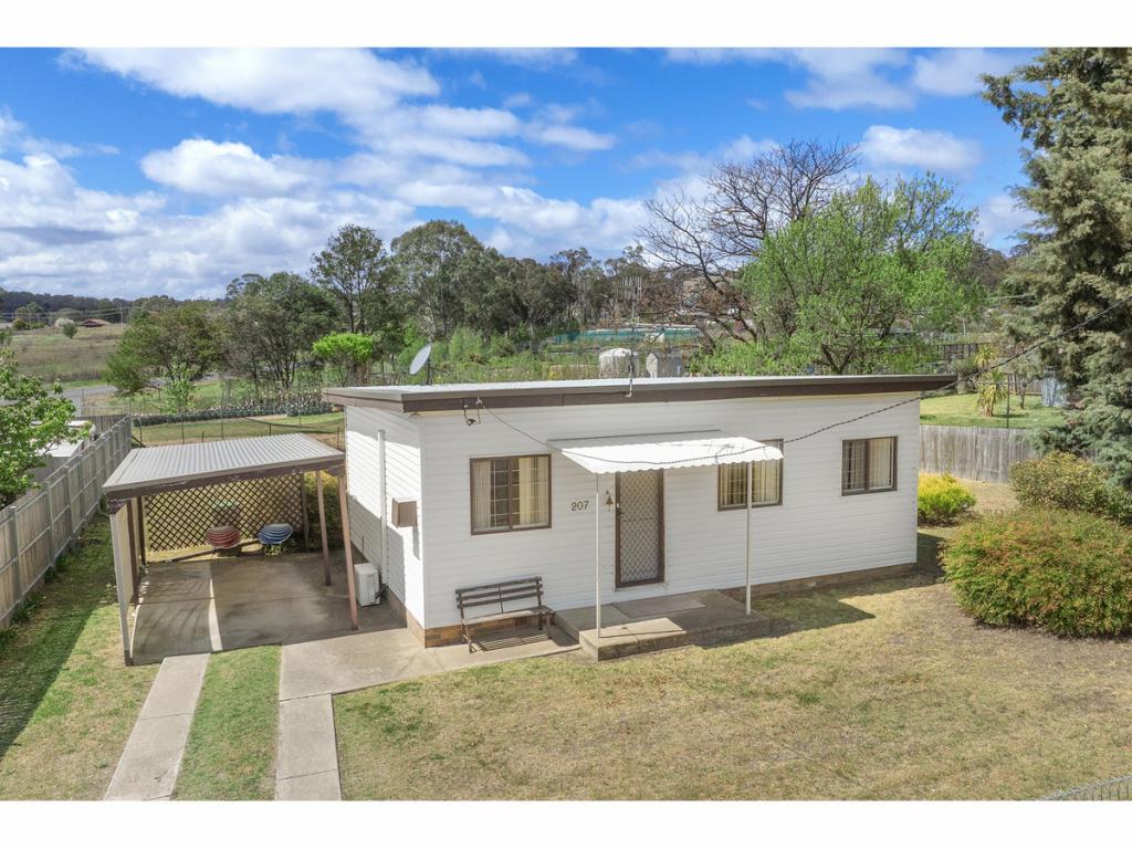 207 Canambe St, Armidale, NSW 2350