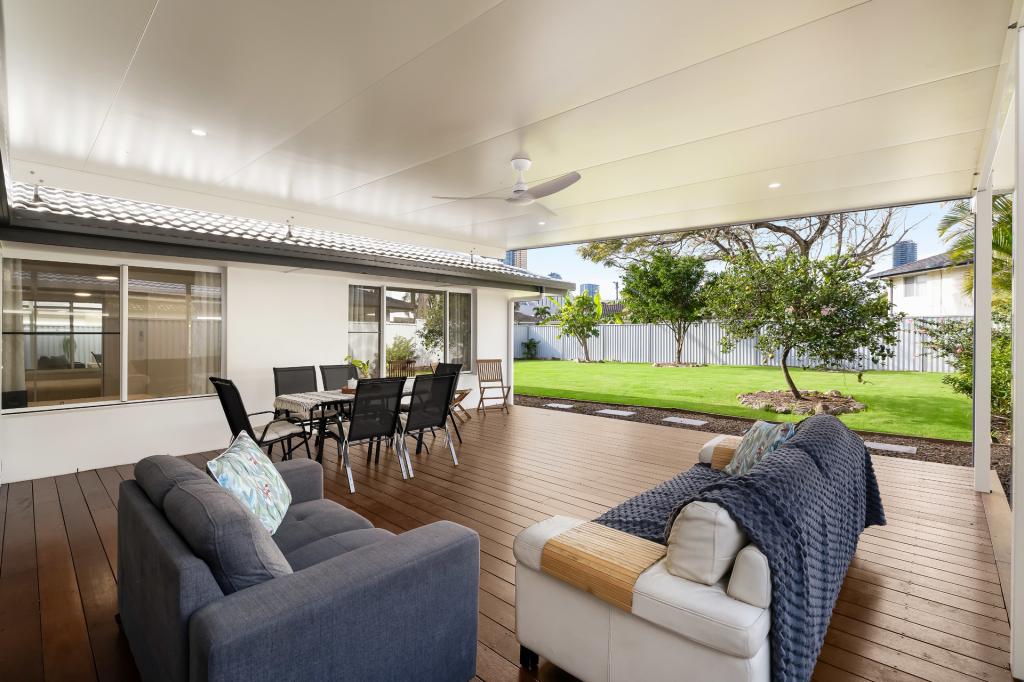 110 Sunshine Bvd, Mermaid Waters, QLD 4218