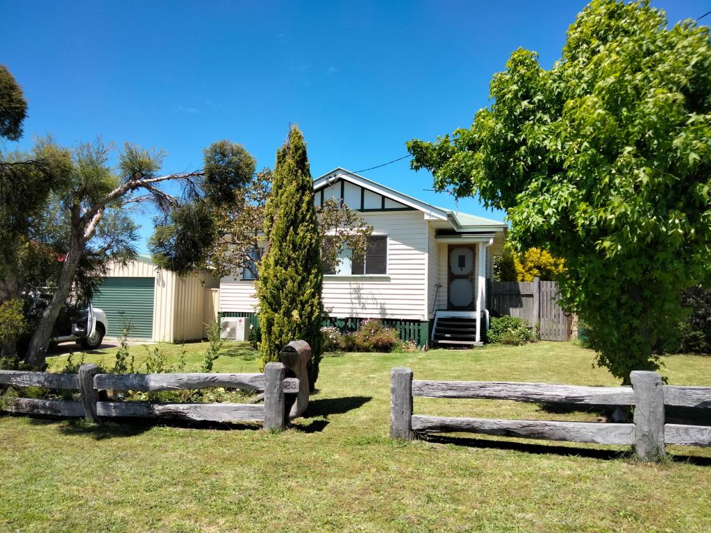 23 Thorpe St, Stanthorpe, QLD 4380
