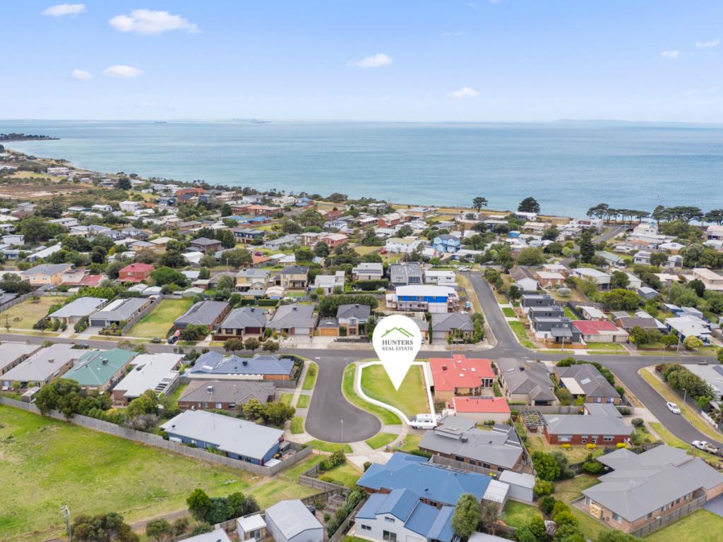 1-2 Coles Cl, St Leonards, VIC 3223