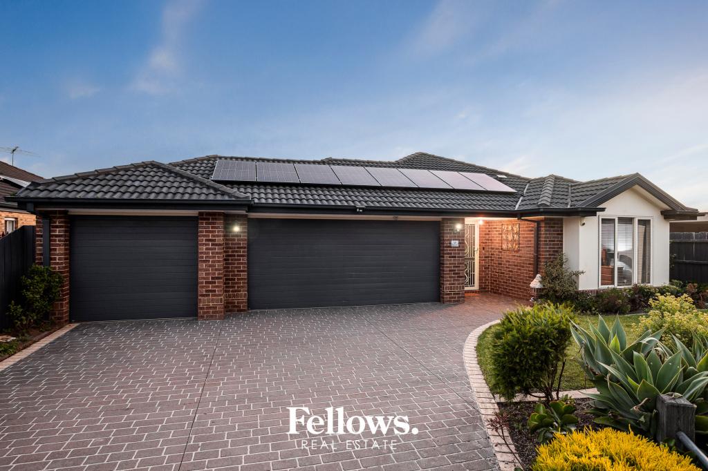 19 RED GUM CCT, PAKENHAM, VIC 3810