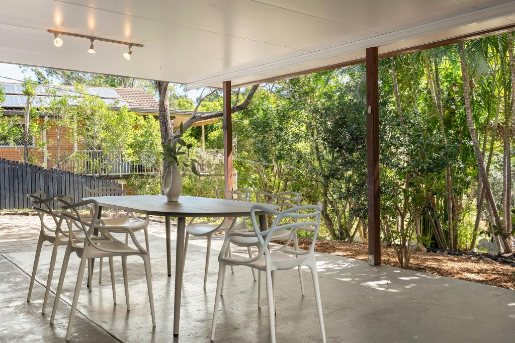 9 Tucker St, Chapel Hill, QLD 4069