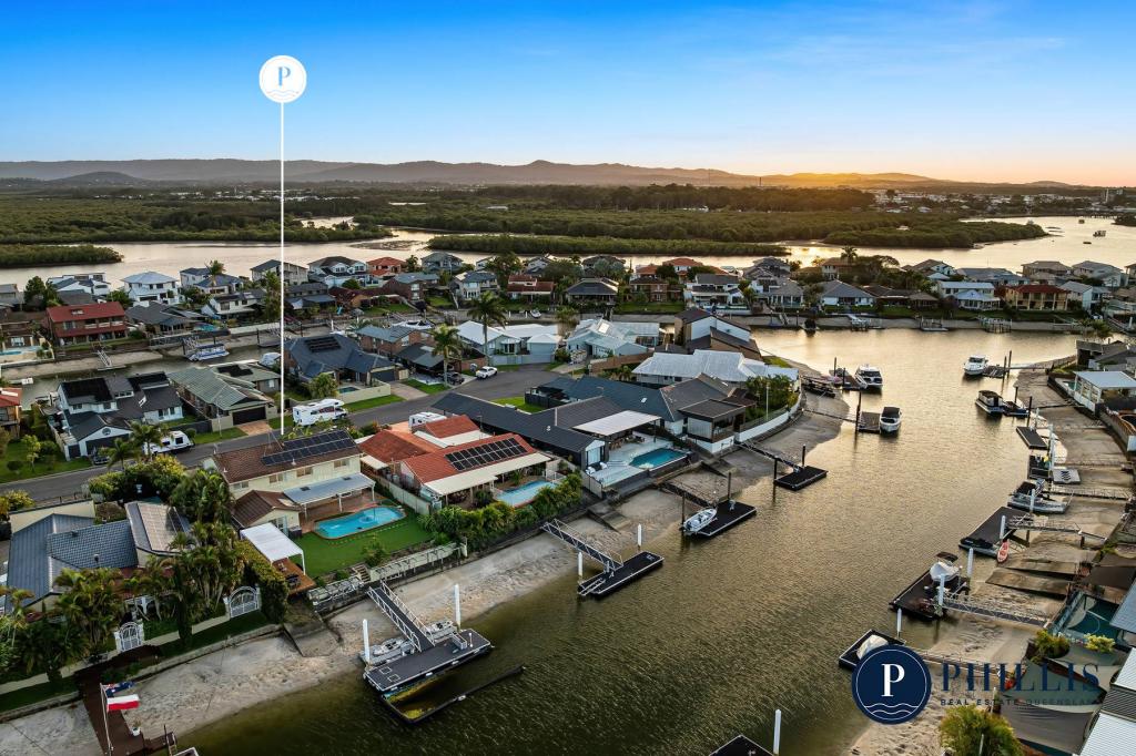 21 Seabreeze St, Paradise Point, QLD 4216