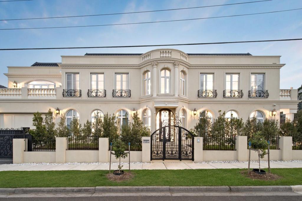 2 CAITHNESS CRES, GLEN WAVERLEY, VIC 3150