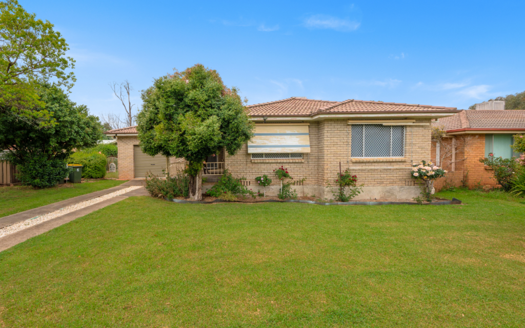 19 BELAH ST, FORBES, NSW 2871