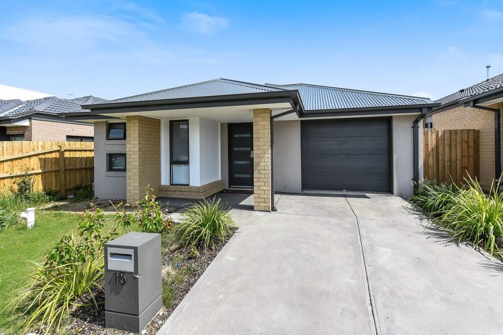 15 Merlot Way, Clyde North, VIC 3978