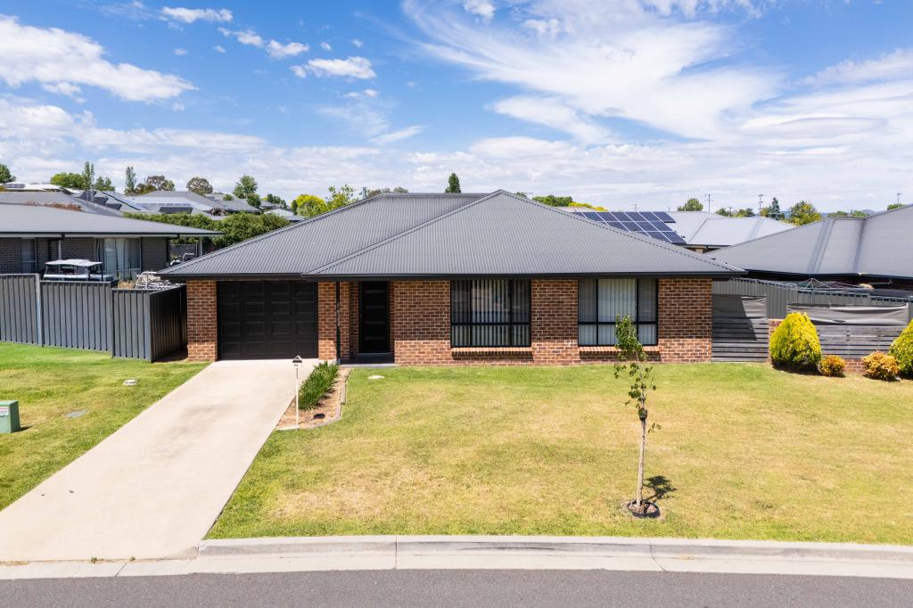 8a The Snowy Way, Orange, NSW 2800