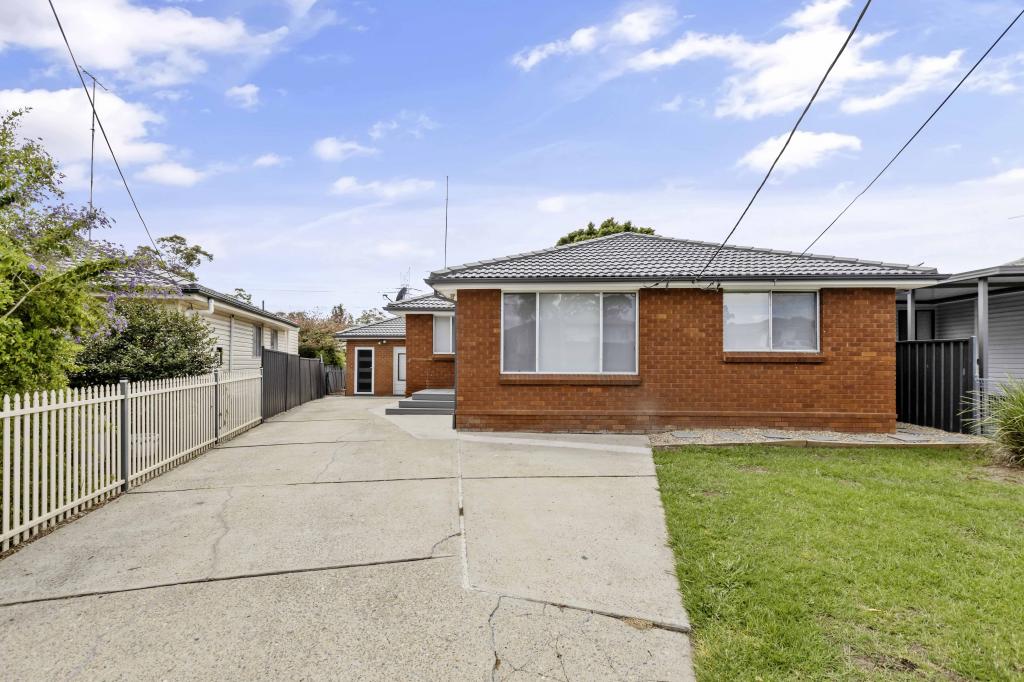 12 Valma Pl, Colyton, NSW 2760