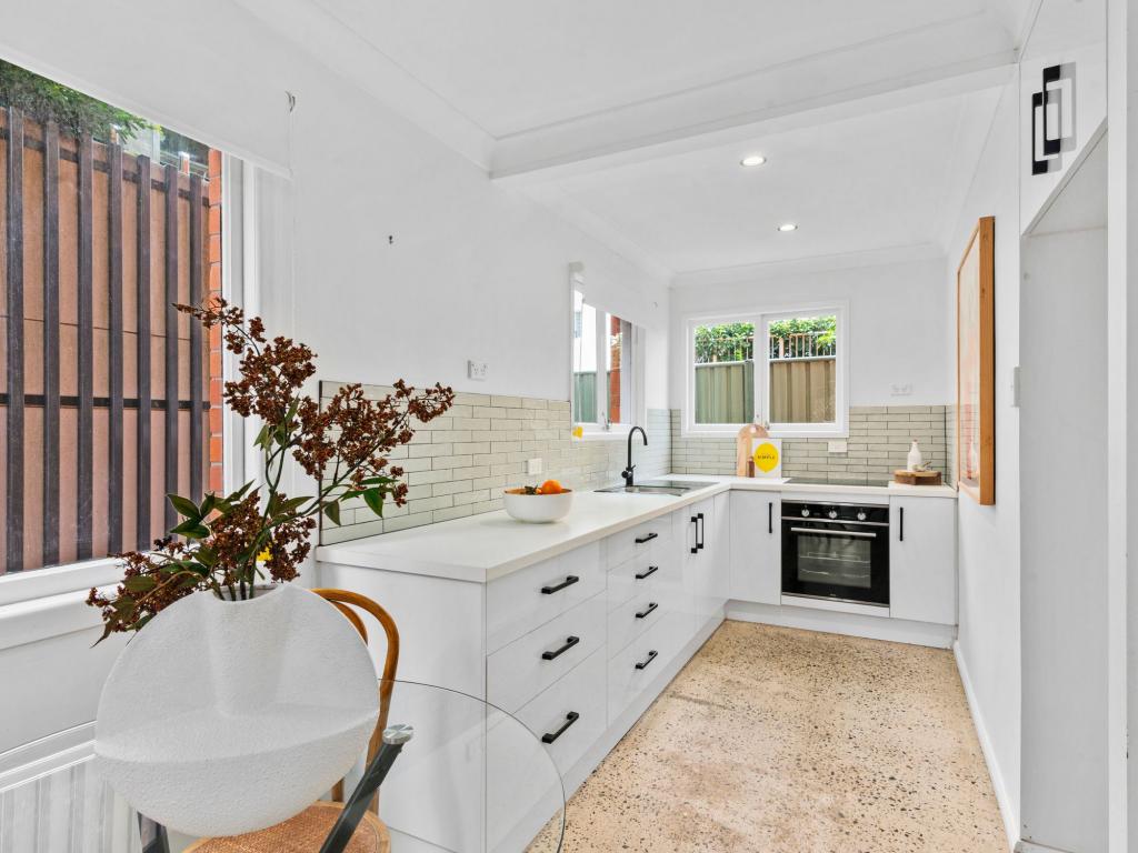 2/4 Johnston St, Bilinga, QLD 4225
