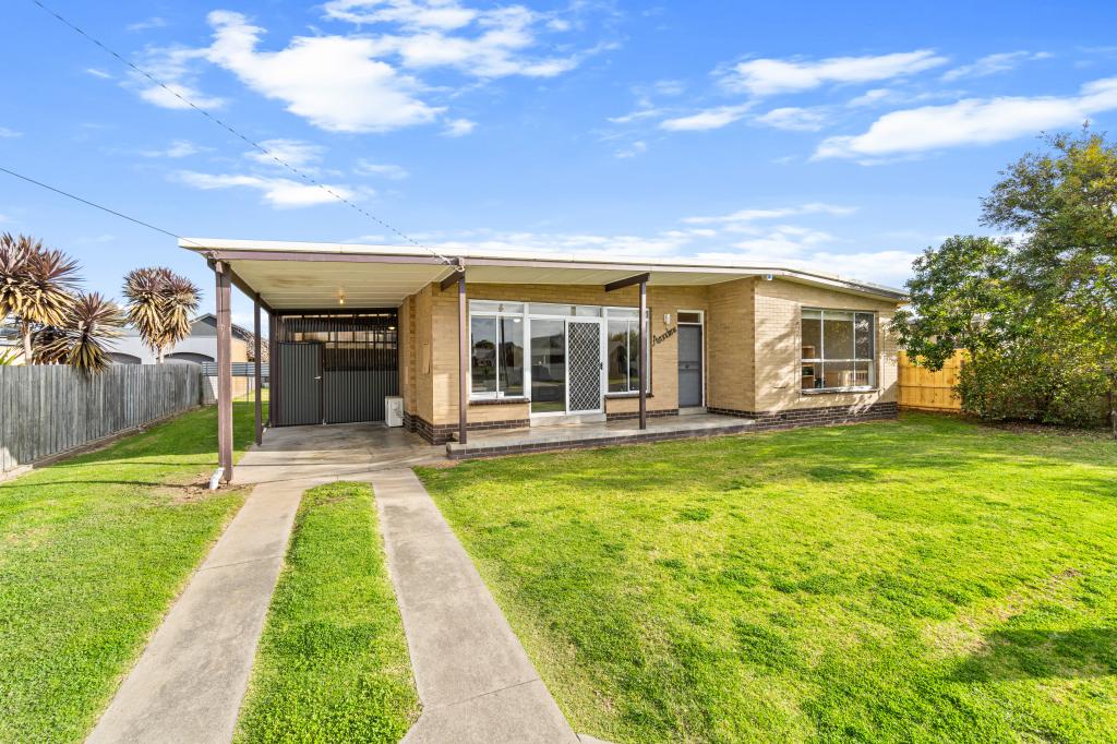 8 Vaughan St, Stratford, VIC 3862