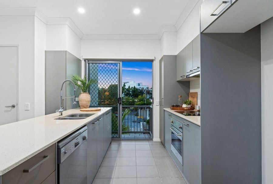 5/12 Bayview St, Runaway Bay, QLD 4216