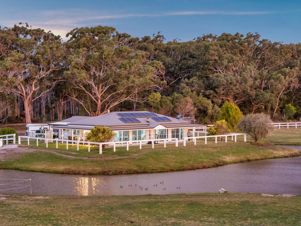 154 Danns Lane, Keith Hall, NSW 2478