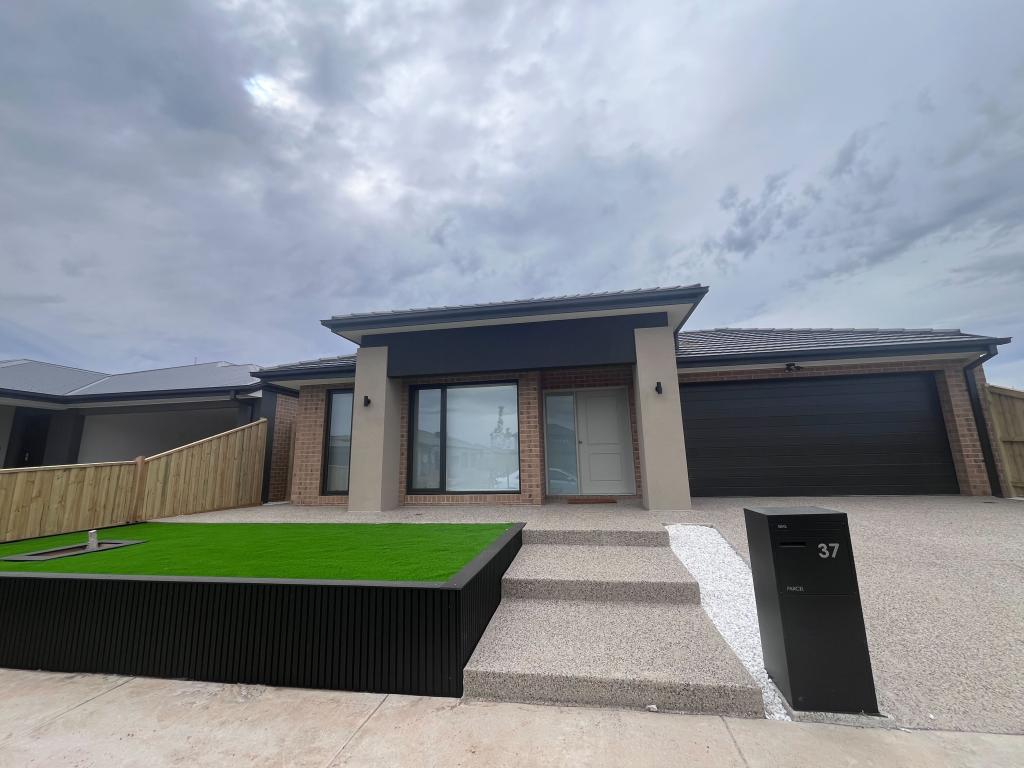 37 Crotone Ave, Deanside, VIC 3336